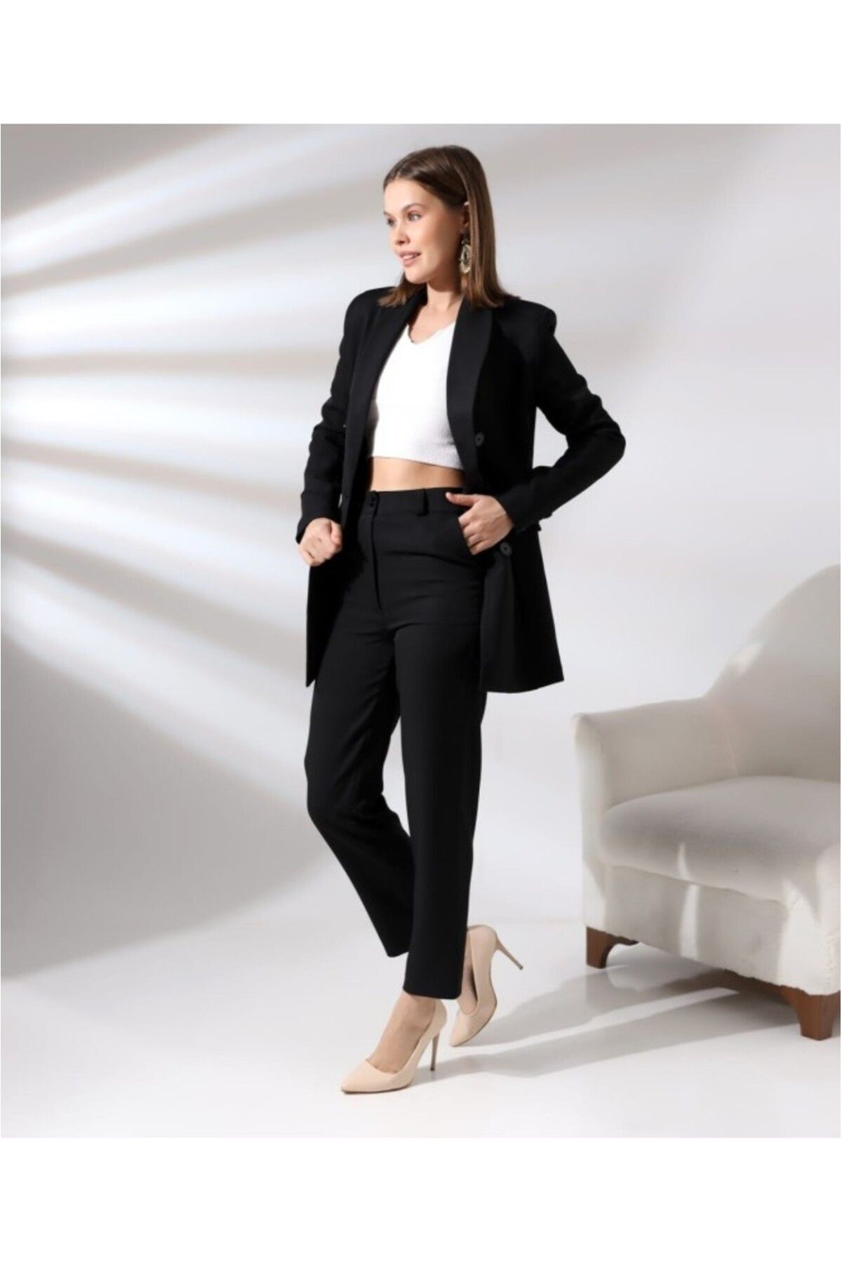 طقم بليزر متقاطع وبنطال من قماش أطلس قطني أسود