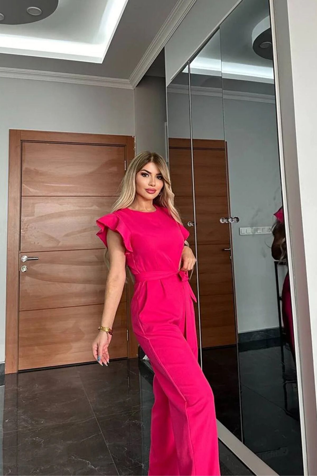 جمبسوت طويل صيفي بأكمام مكشكشة وحزام عند الخصر - موسم جديد فوشيا