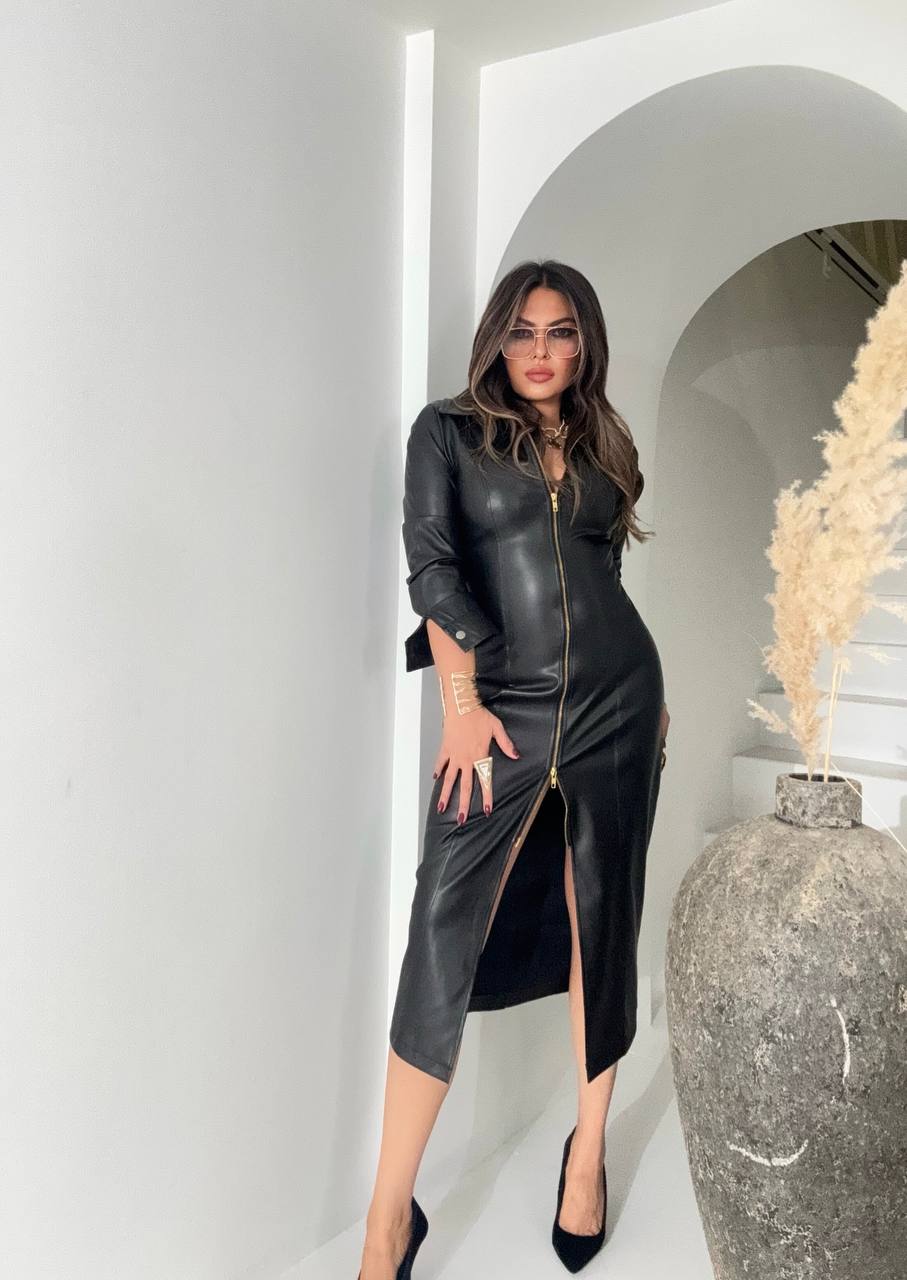 فستان جلدي أسود