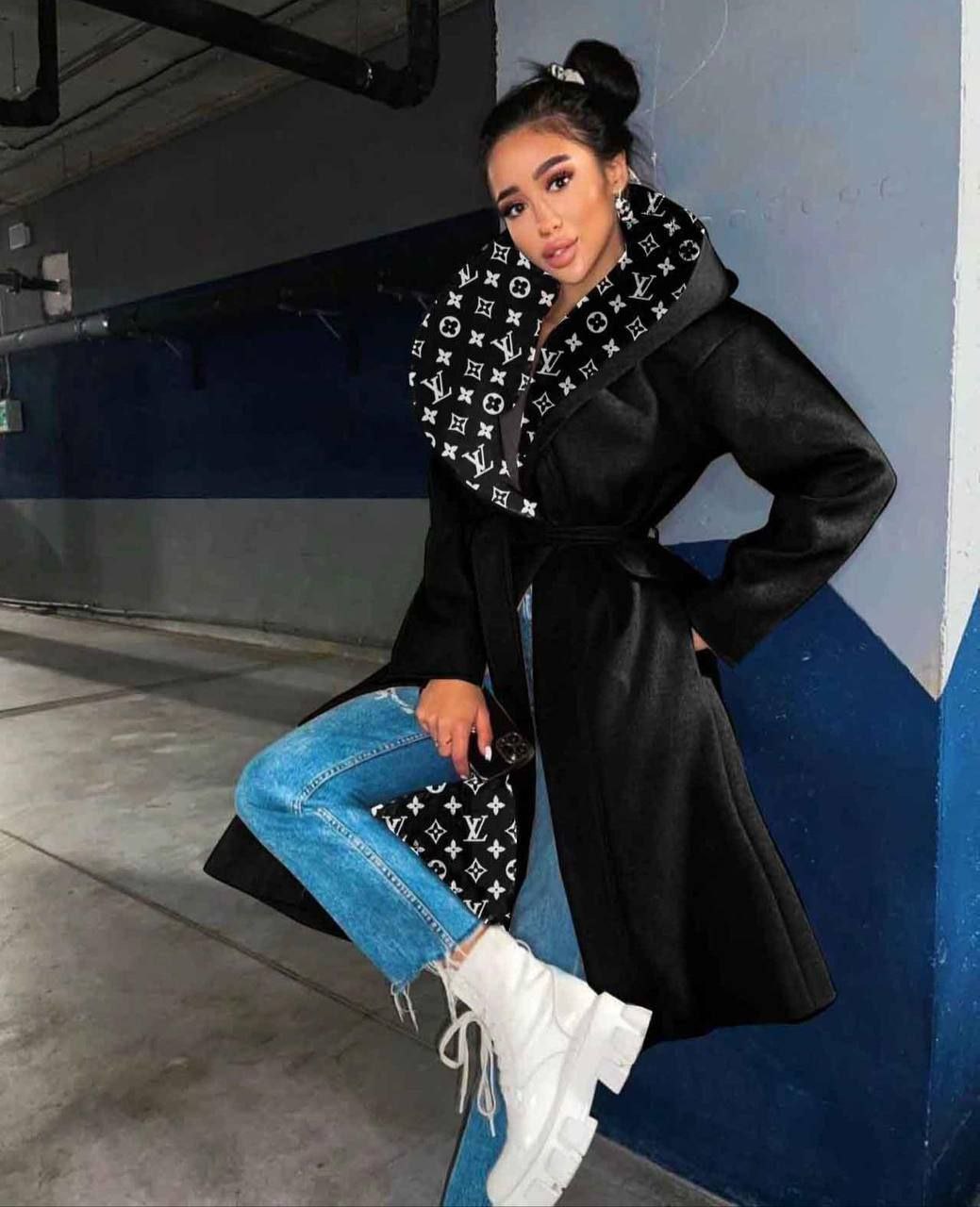 kapşonlu kaban أسود