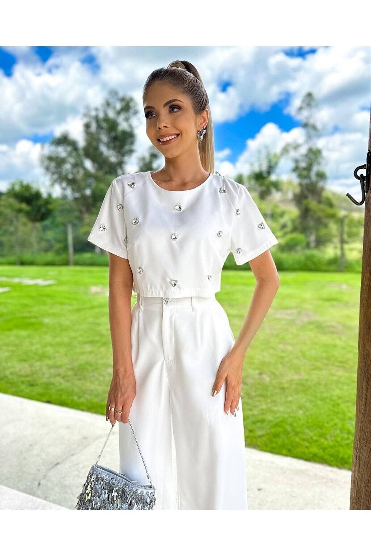 طقم تيشيرت وبنطال بالازو من كريب مستورد مرصع بالأحجار - قصّة ضيقة أبيض