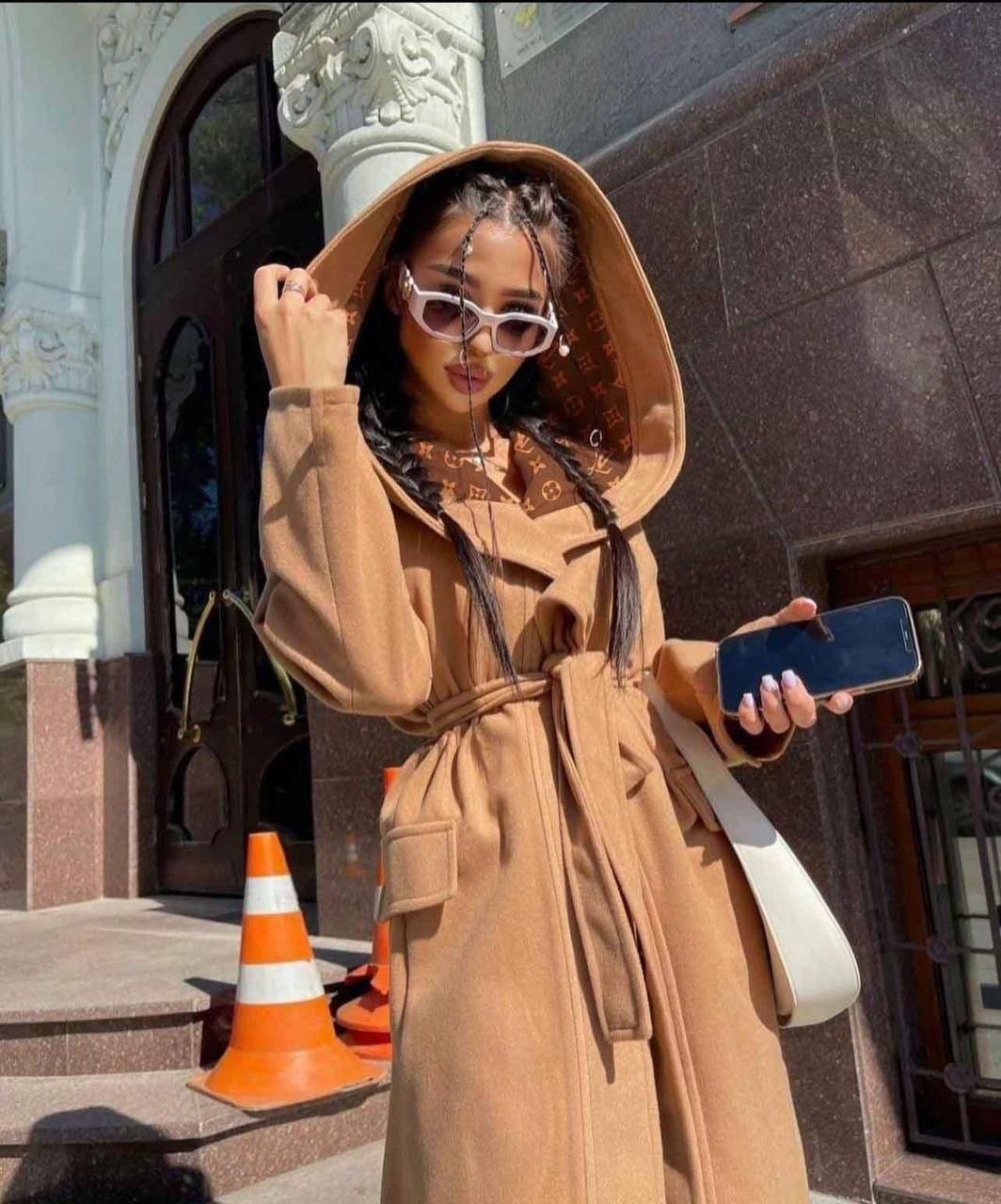 kapşonlu kaban أسود