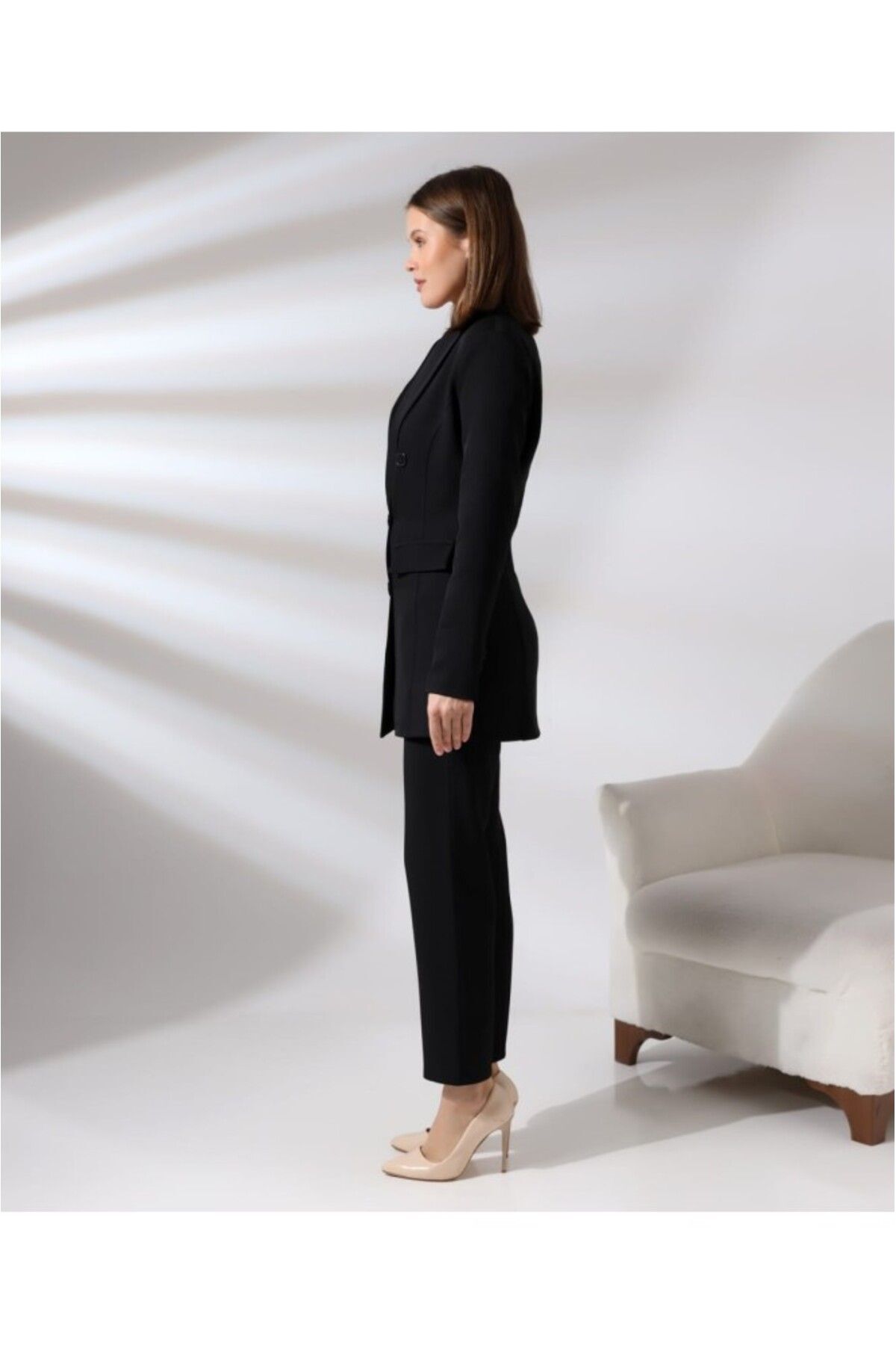 طقم بليزر متقاطع وبنطال من قماش أطلس قطني أسود