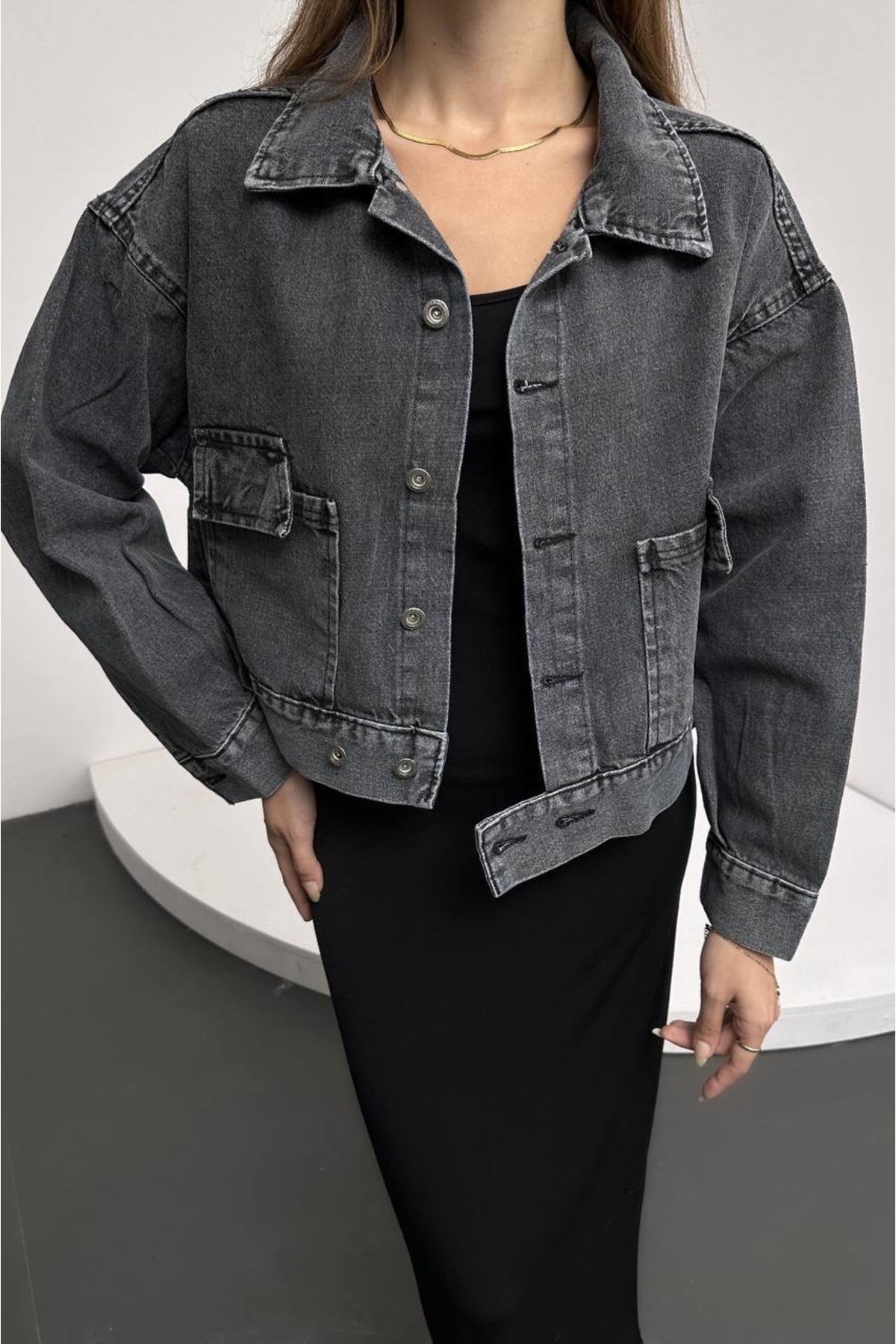 جاكيت نسائي أسود