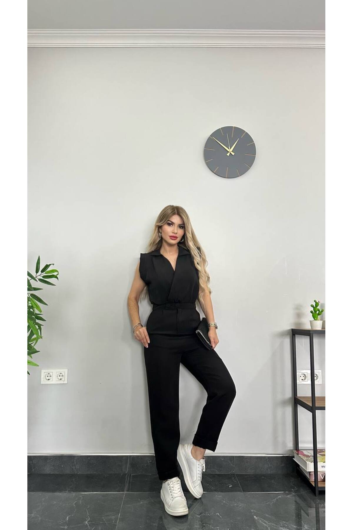 جمبسوت بياقة قميص من قماش مستورد - موسم جديد أسود