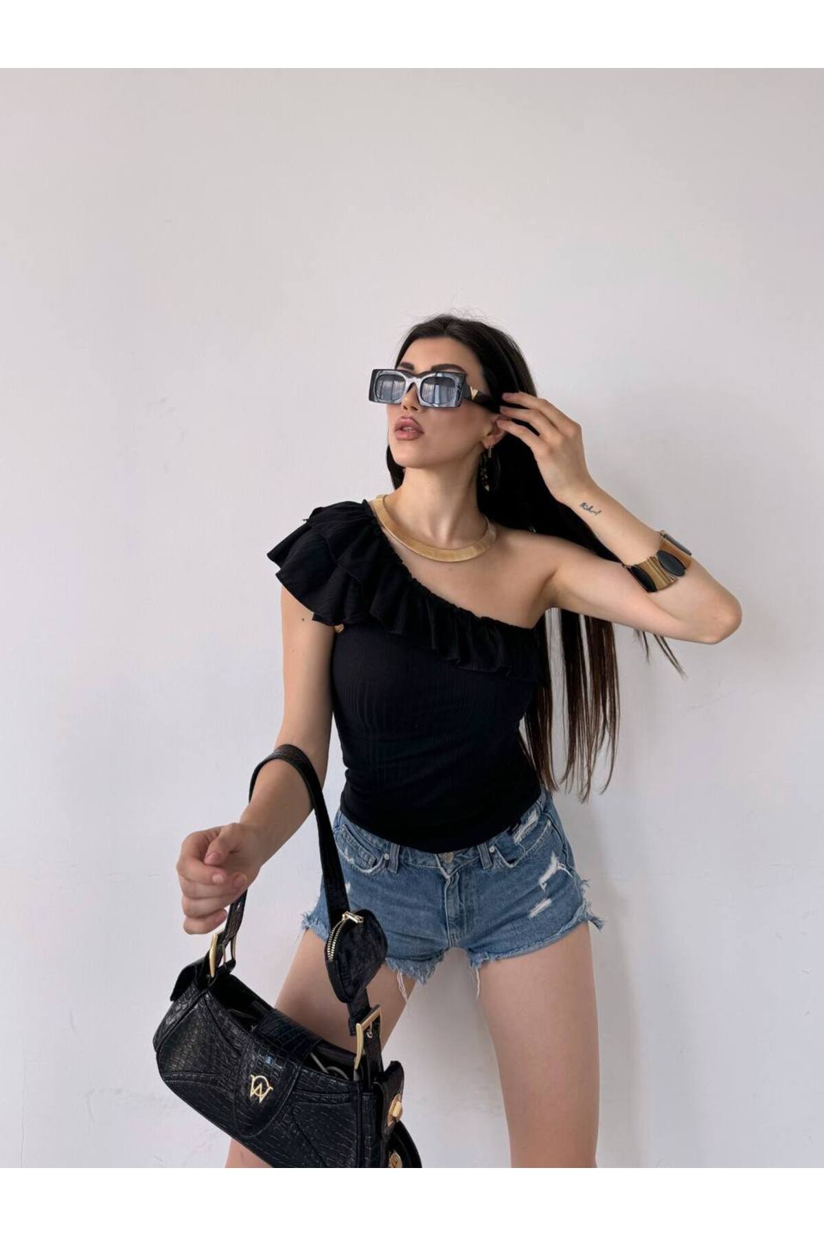 Tek Omuz Fırfır Detaylı Bluz Siyah