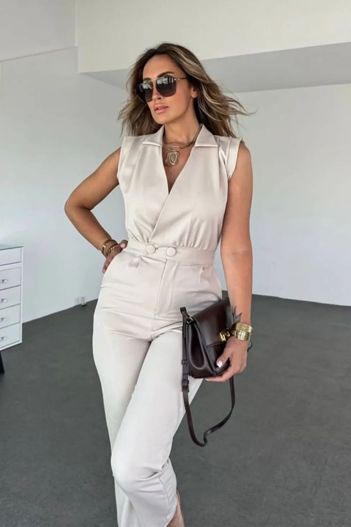 جمبسوت طويل بياقة V من قماش أطلس كريب مرن (مستورد) برتقالي