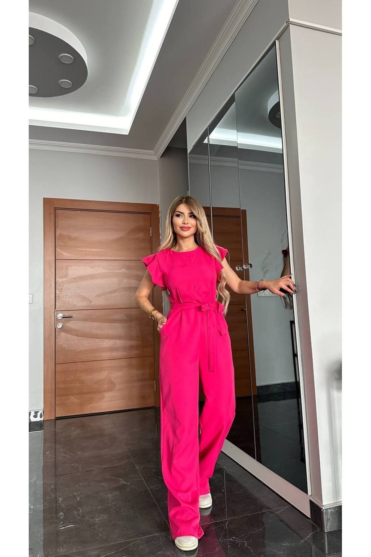 جمبسوت بأكمام مكشكشة من قماش دوبل مستورد - موسم جديد فوشيا