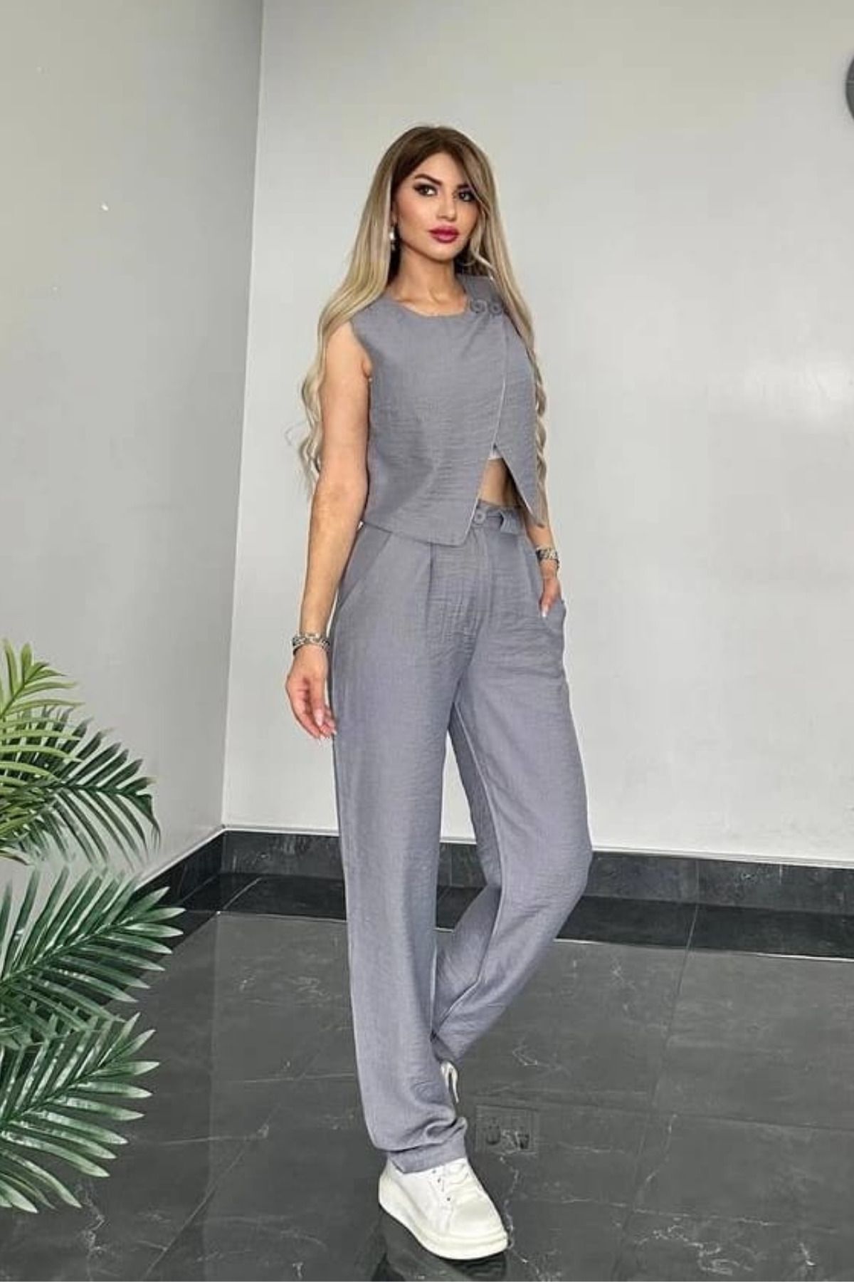 طقم جاباردين علوي وسفلي مع صدرية (سترة) رمادي