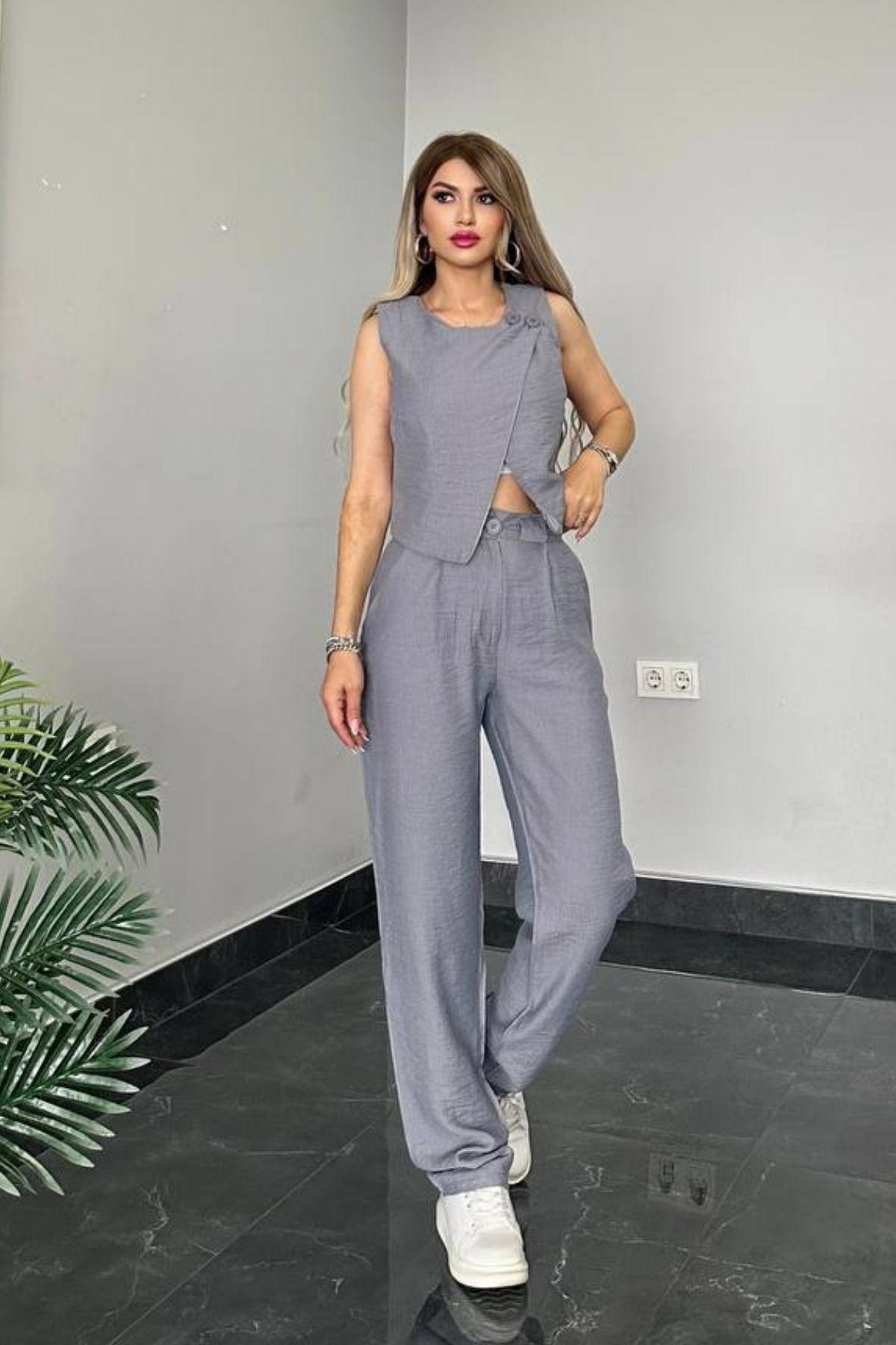 طقم جاباردين علوي وسفلي مع صدرية (سترة) رمادي