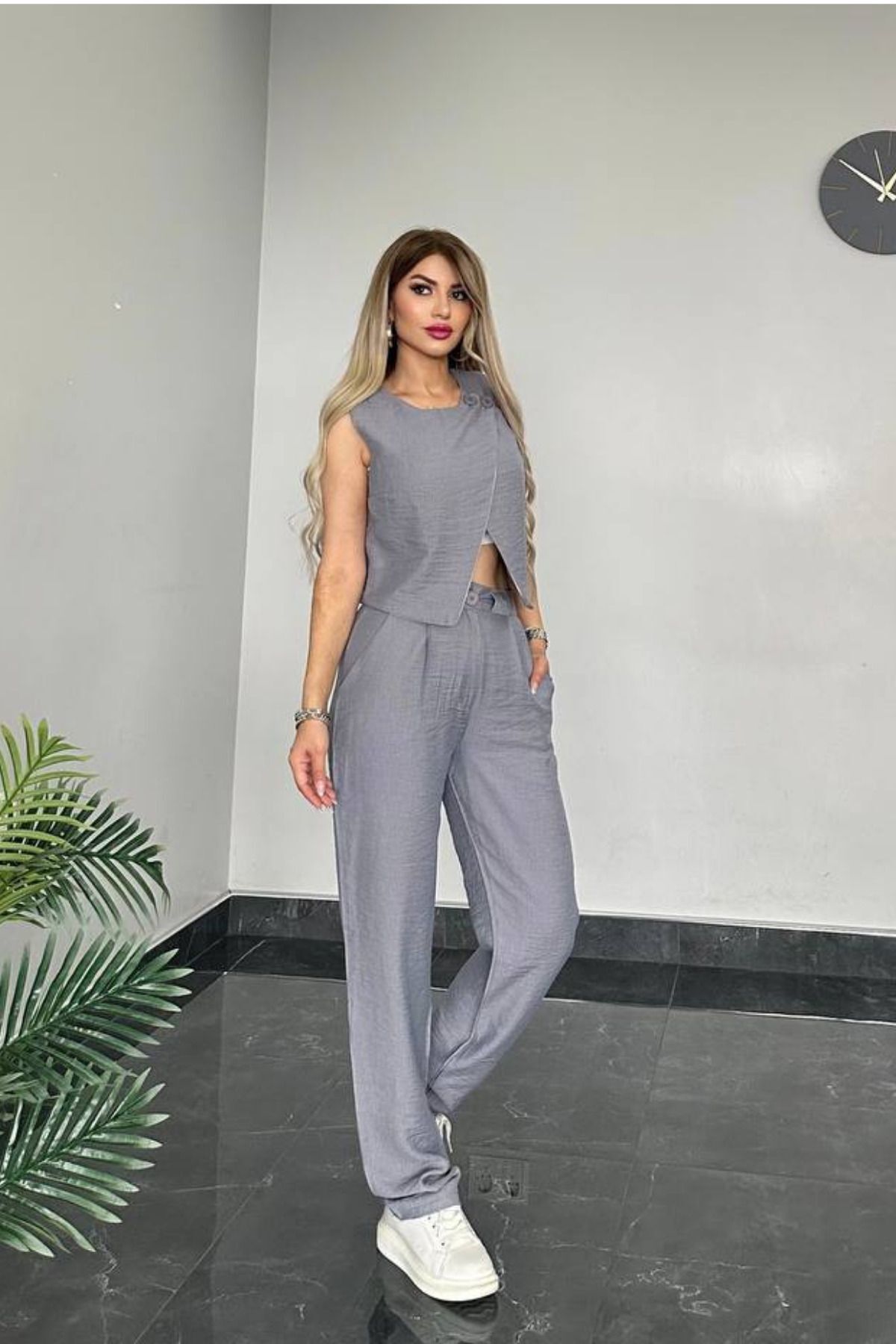 طقم جاباردين علوي وسفلي مع صدرية (سترة) رمادي