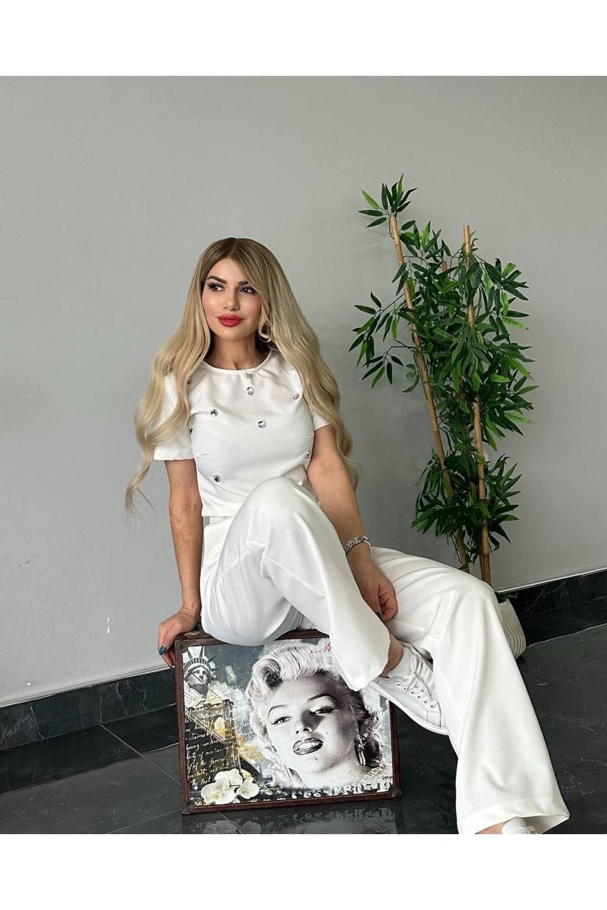 طقم ثنائي بتصميم مرصع بالأحجار - عرض سعر مميز (موسم جديد) أبيض - طقم ثنائي بتصميم حجري